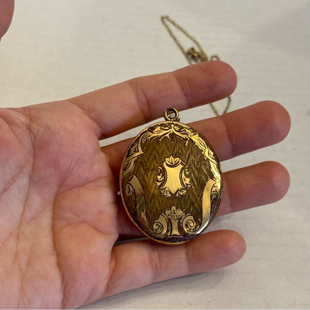 Large Antique D&C Victorian Gold Fill Photo Locket Pendant Necklace Etched Heavy - Picture 11 of 16